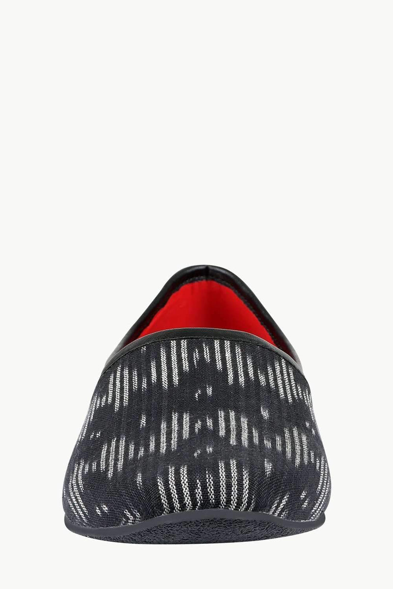 Men's Black Jacquard Slip-On Juttis