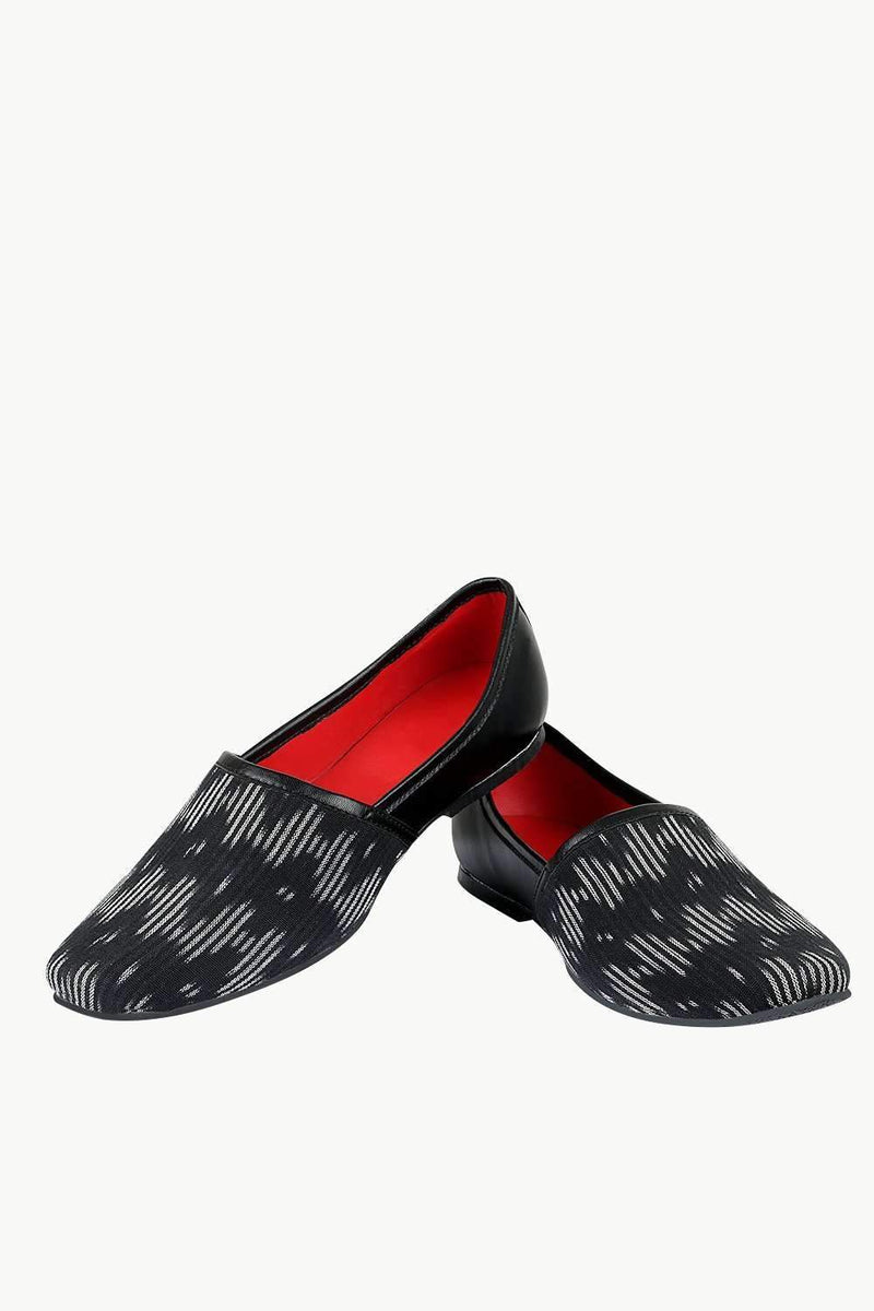 Men's Black Jacquard Slip-On Juttis