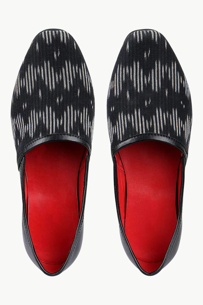 Men's Black Jacquard Slip-On Juttis