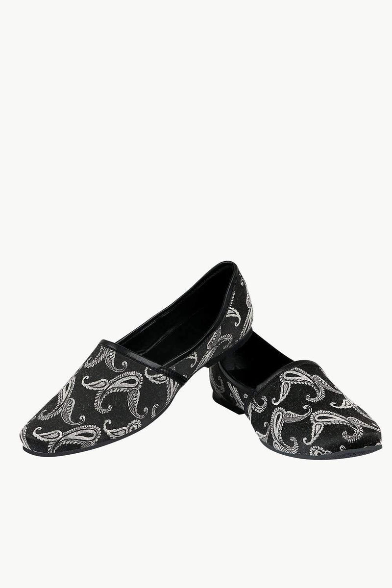 Men's Black Paisley Slip-On Juttis