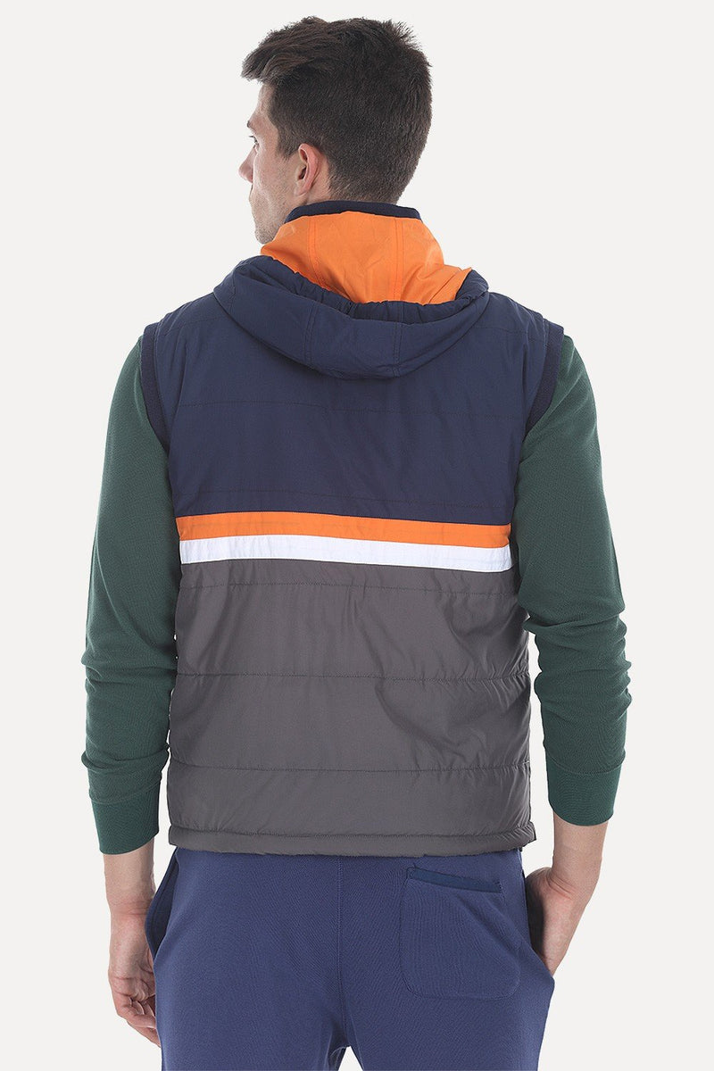 Polyester Padded Sleevless Hooded Cire Jacket